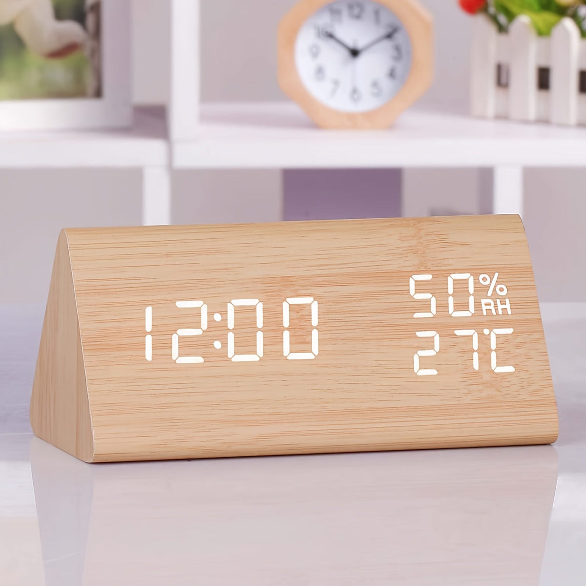 TriWood LED Wekker – Functioneel en Minimalistisch Design