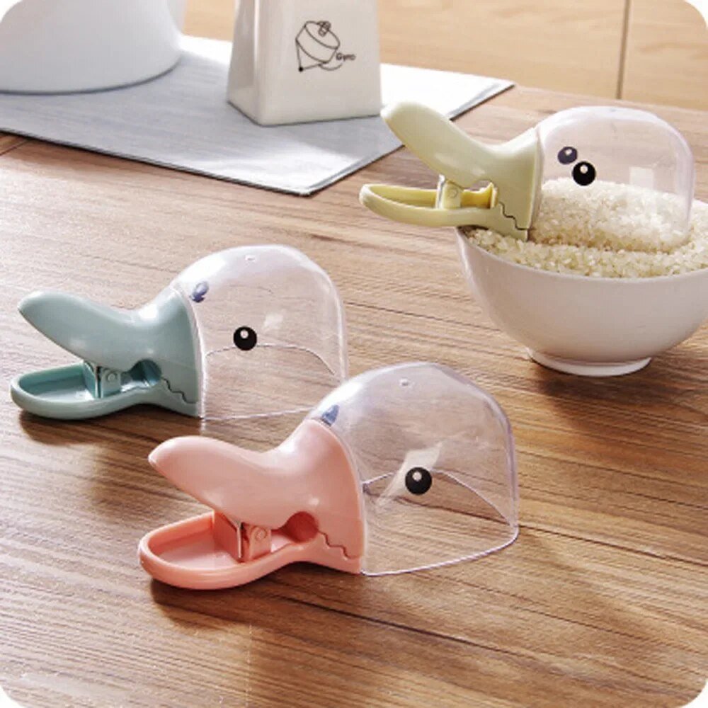 NiftyScoop | Houd dierenvoeding vers en serveer met gemak met deze schepclip!