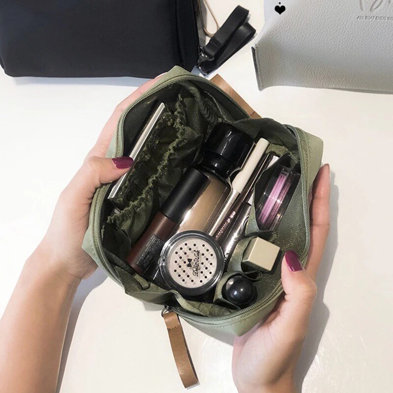 GlamPouch | Uw reisklare draagbare cosmetische organizer!