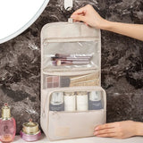 Travel Hook Bag | Moeiteloos toegang tot je cosmetica en toiletartikelen tijdens elke reis!
