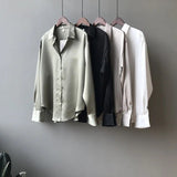 Lustrous Blouse | Verhoog je stijl met moeiteloze glamour!