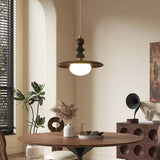 Hanglamp met houten accenten