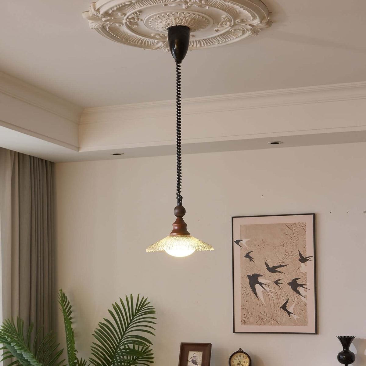 Hanglamp met houten accenten