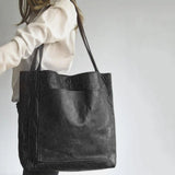 Elegante Leren Tas met Luxe en Vlekbestendige Binnenkant