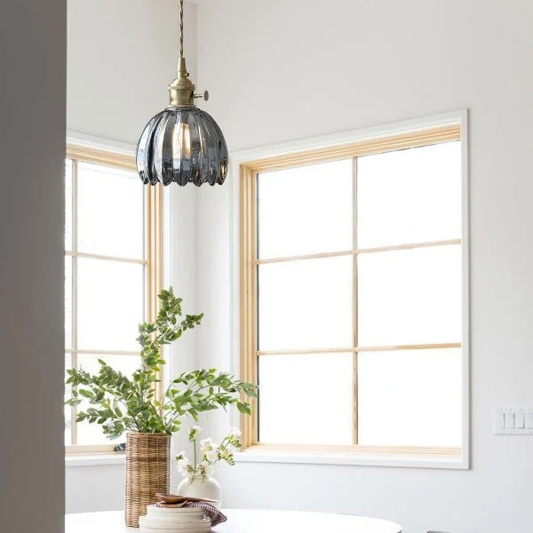 Japanse Retro Glazen Bloem Hanglamp | Elegante Bloemvormige Hanglamp Glas | Warme Sfeerverlichting | Hoogwaardige Materialen | Moderne en Retro Stijlcombinatie | Interieur Design Eyecatcher | Eenvoudige Installatie