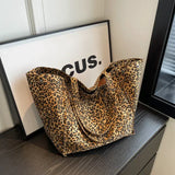 Oversized canvas schoudertas met luipaardprint - Paars