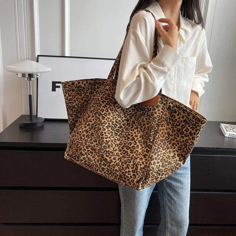 Oversized canvas schoudertas met luipaardprint - Paars