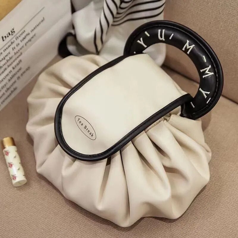 TravelChic | De ultieme cosmeticatas voor onderweg!