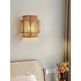 Tijdloze Gevlochten Rieten Wandlamp – WeaveGlow