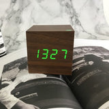 Minimalistische Digitale LED Wekker met Spraakbesturing
