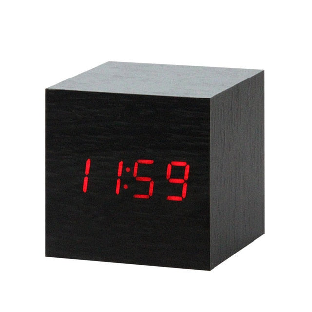 Minimalistische Digitale LED Wekker met Spraakbesturing