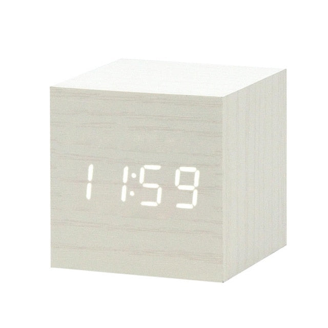 Minimalistische Digitale LED Wekker met Spraakbesturing