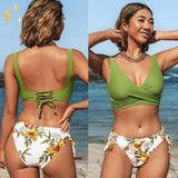Alida Bikini Set met gebloemd onderstuk en wikkeltop met banden voor een heerlijk gevoel onder de zon