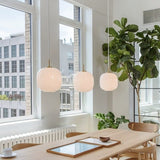 Noordse Opal Glas Hanglamp – Elegante Lantaarnontwerp voor Zachte Sfeer