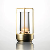 Moderne LED tafellamp met aanraakschakelaar en elegante metalen frame