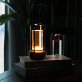 Moderne LED tafellamp met aanraakschakelaar en elegante metalen frame