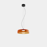 Moderne glazen hanglamp met gelaagde kap – design geïnspireerd op retrostijl