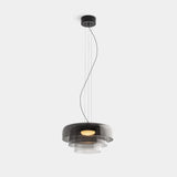 Moderne glazen hanglamp met gelaagde kap – design geïnspireerd op retrostijl