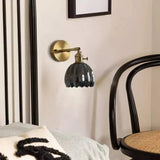 Retro wandlamp in de vorm van een tulp – wandlamp met glazen kap en gouden afwerking