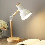 Tafellamp met houten afwerking in Scandinavische stijl