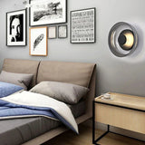 Moderne wandlamp met ronde kap
