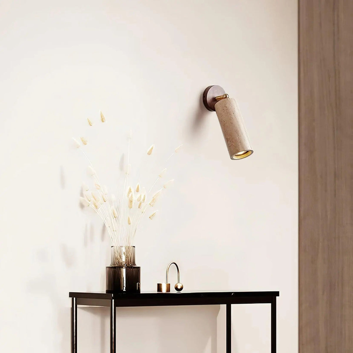 Lâit Wandlamp – Luxe Design met Houten en Travertijnen Details