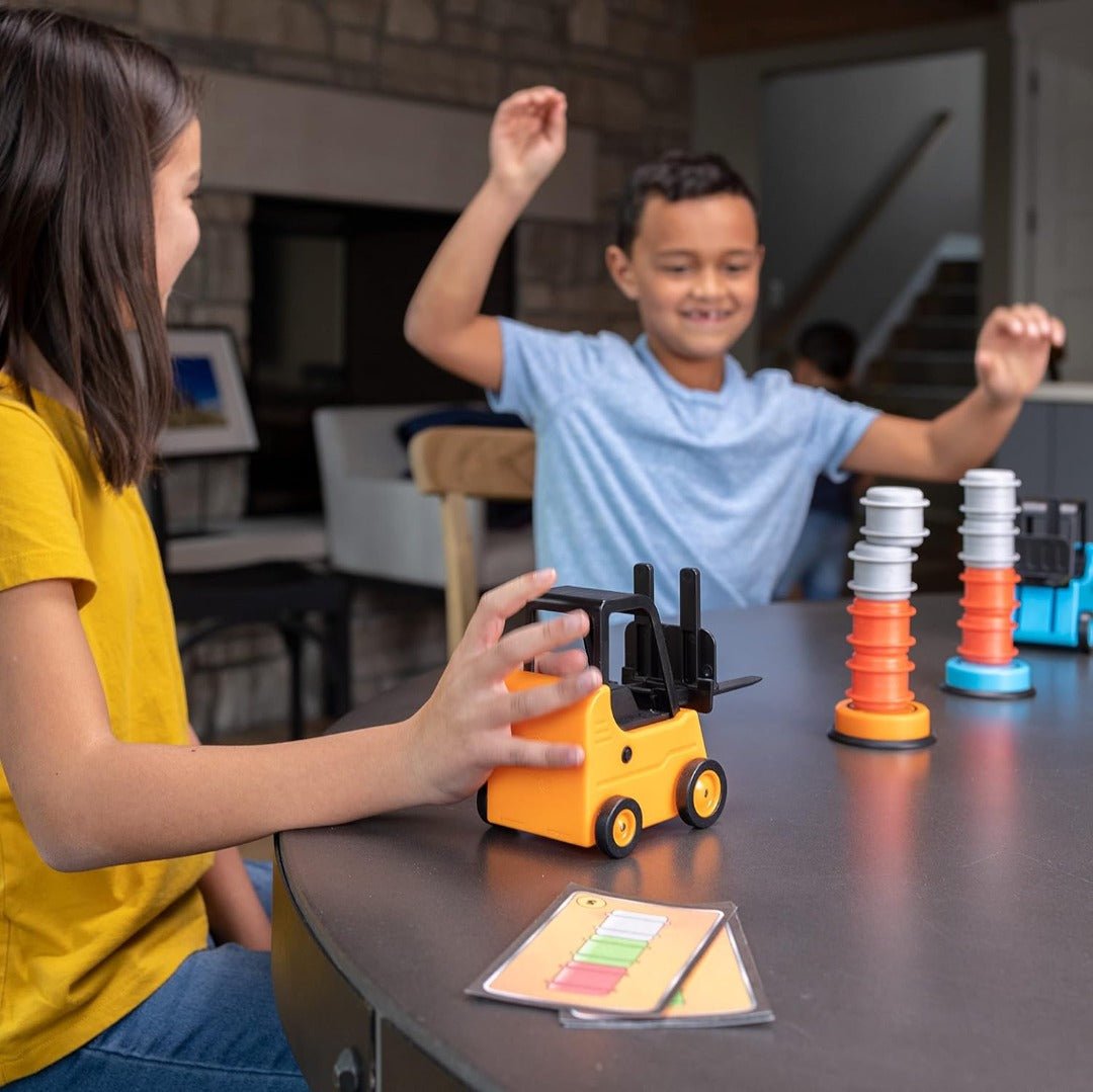 Stapelspeelgoed met Heftruck – Leerzaam spel ter bevordering van behendigheid en concentratie
