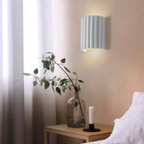 Moderne Golvende Wandlamp – Stijlvol Up & Down Harsontwerp